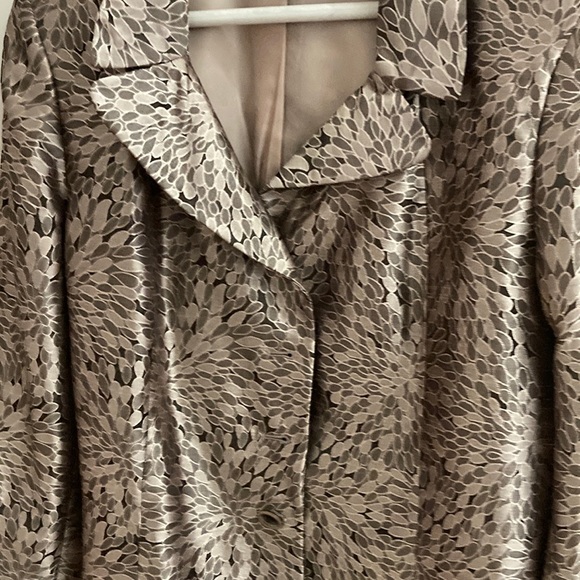 SILKY ELEGANT JONES WEAR SUIT SIZE 16 - Picture 1 of 10